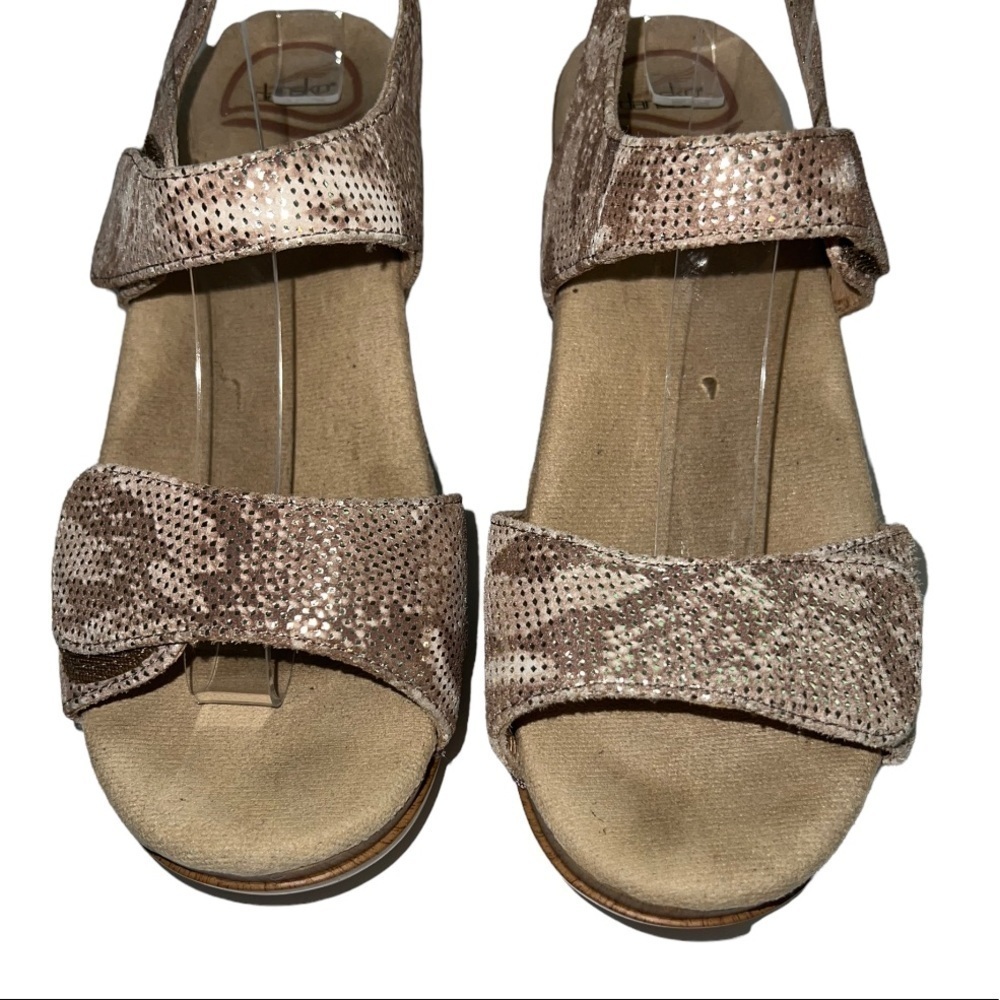 Dansko Sonnet Tan Snakeskin Leather Sandals - Picture 4 of 12